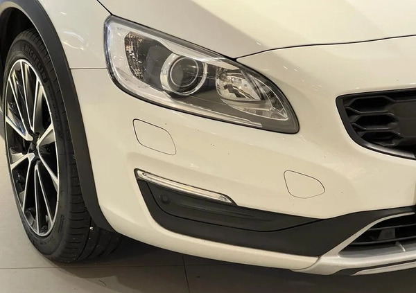 Volvo V60 cena 110000 przebieg: 146000, rok produkcji 2018 z Międzyrzec Podlaski małe 121